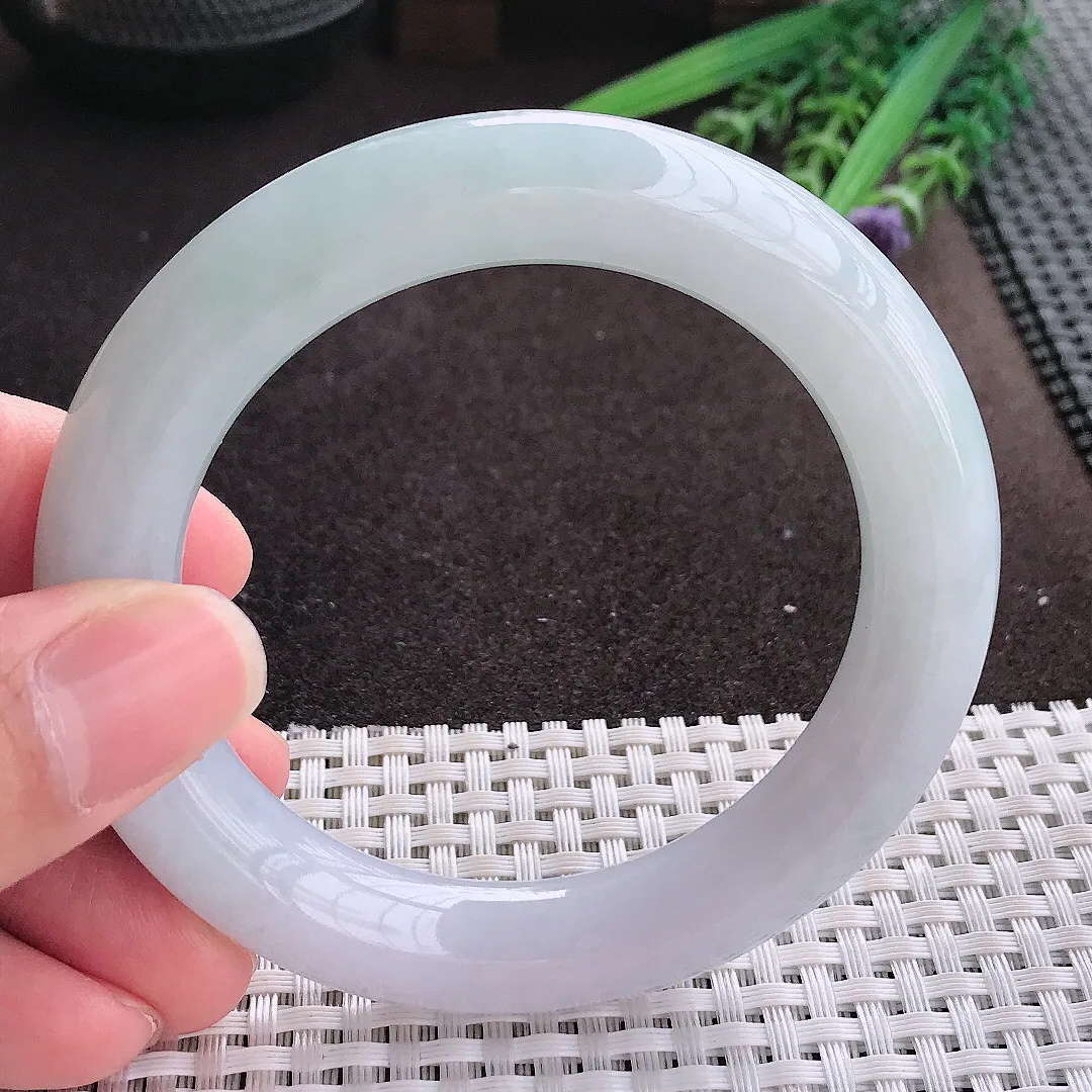 实拍A货翡翠56/11.3老坑秀气冰润圆条手镯翡翠玉镯子平安镯