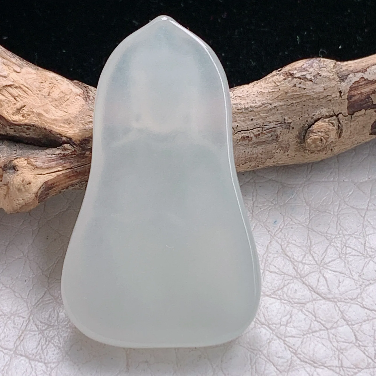 lz实拍36.5*21.7*7缅甸翡翠精雕冰透素衣观音菩萨吊坠