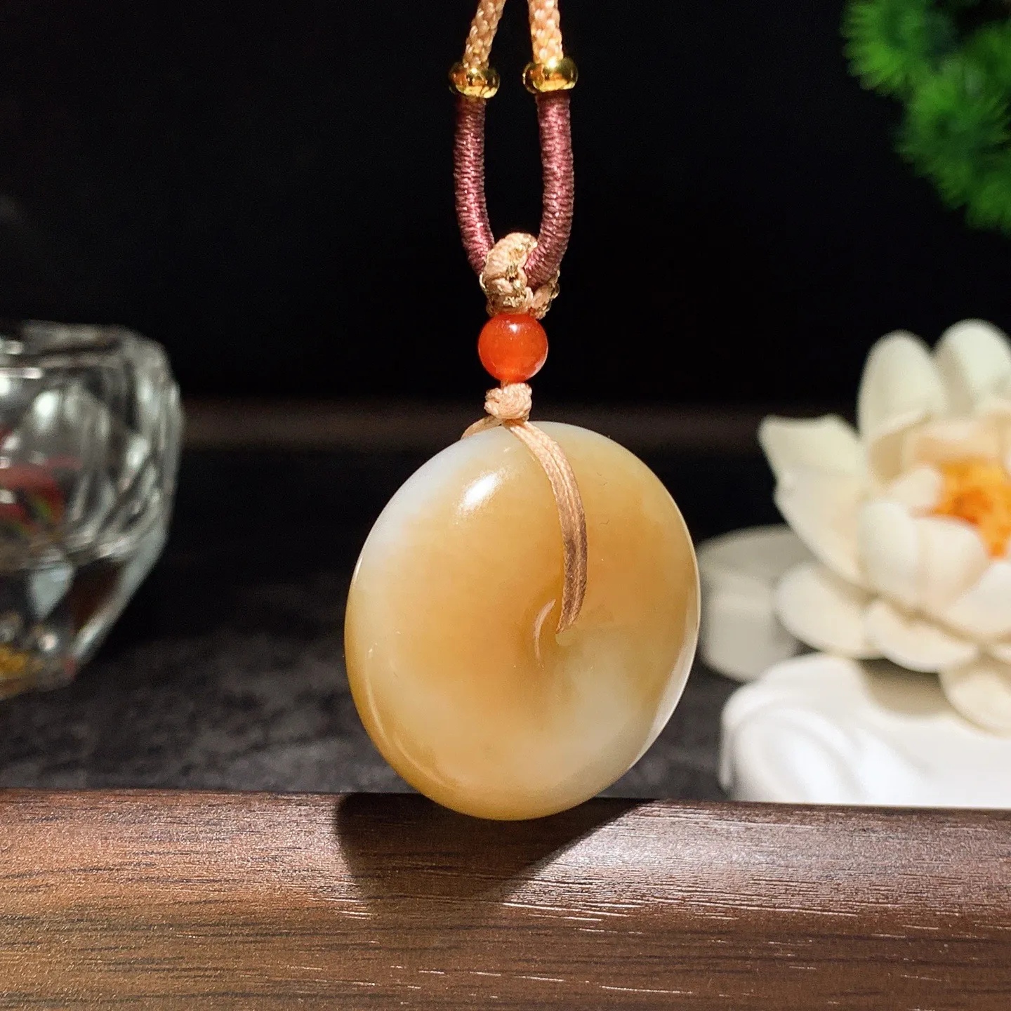 新疆和田玉且末糖平安扣挂件 尺寸30/13重25.5克 玉质细腻油润。手推出油。佩高端典雅。lt26