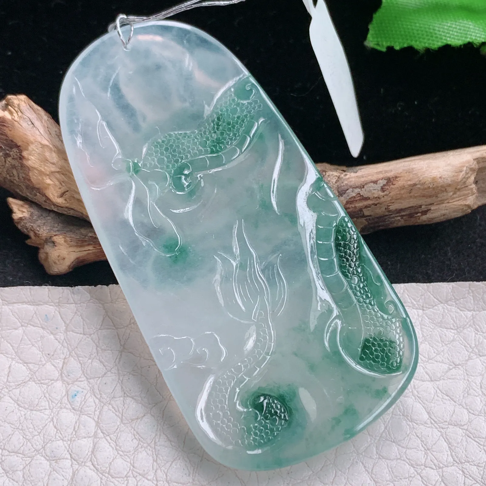 qxm实拍63*31.8*6缅甸翡翠精雕冰飘花大势至菩萨 生肖守护神玉吊坠 玉挂件