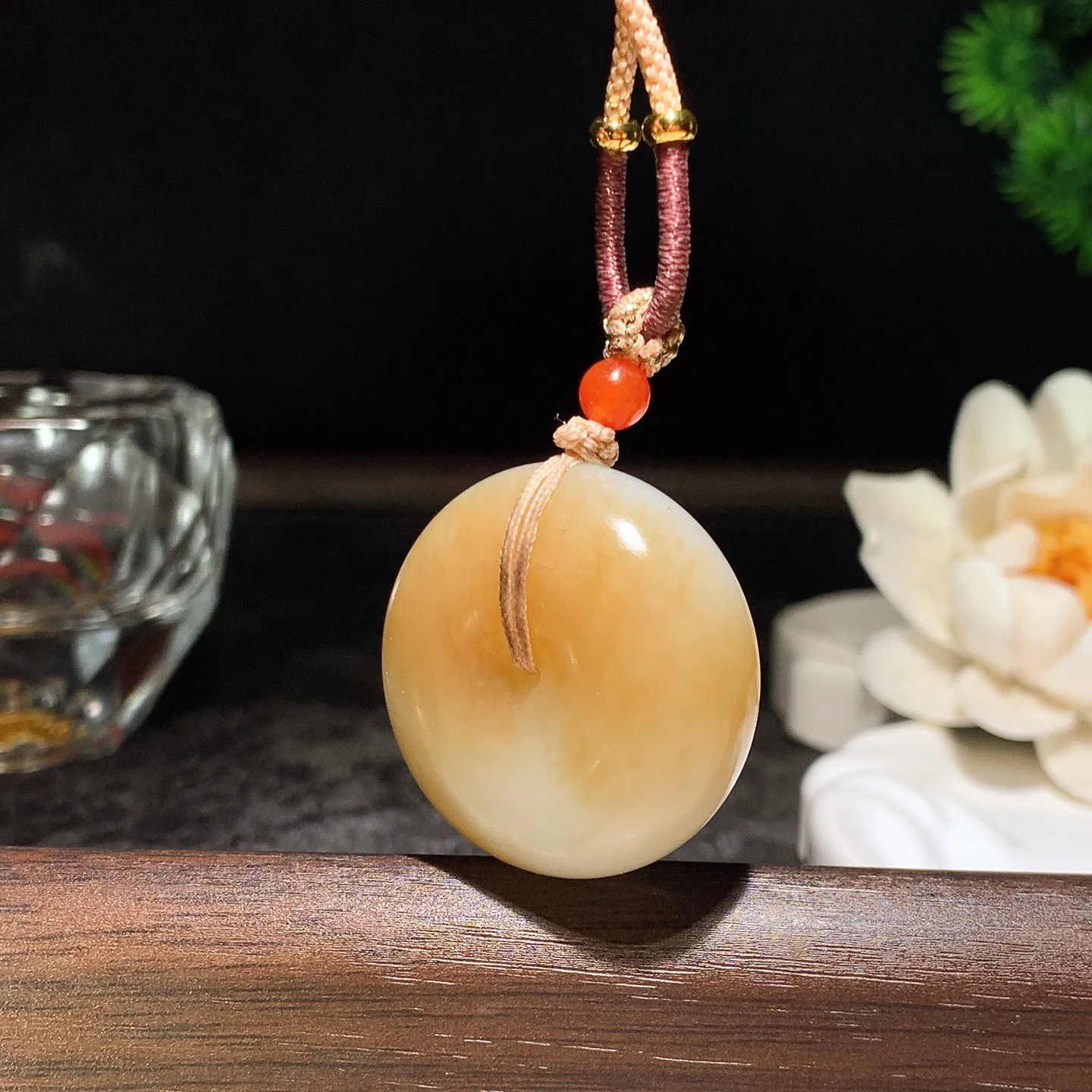 新疆和田玉且末糖平安扣挂件 尺寸30/13重25.5克 玉质细腻油润。手推出油。佩高端典雅。lt260130