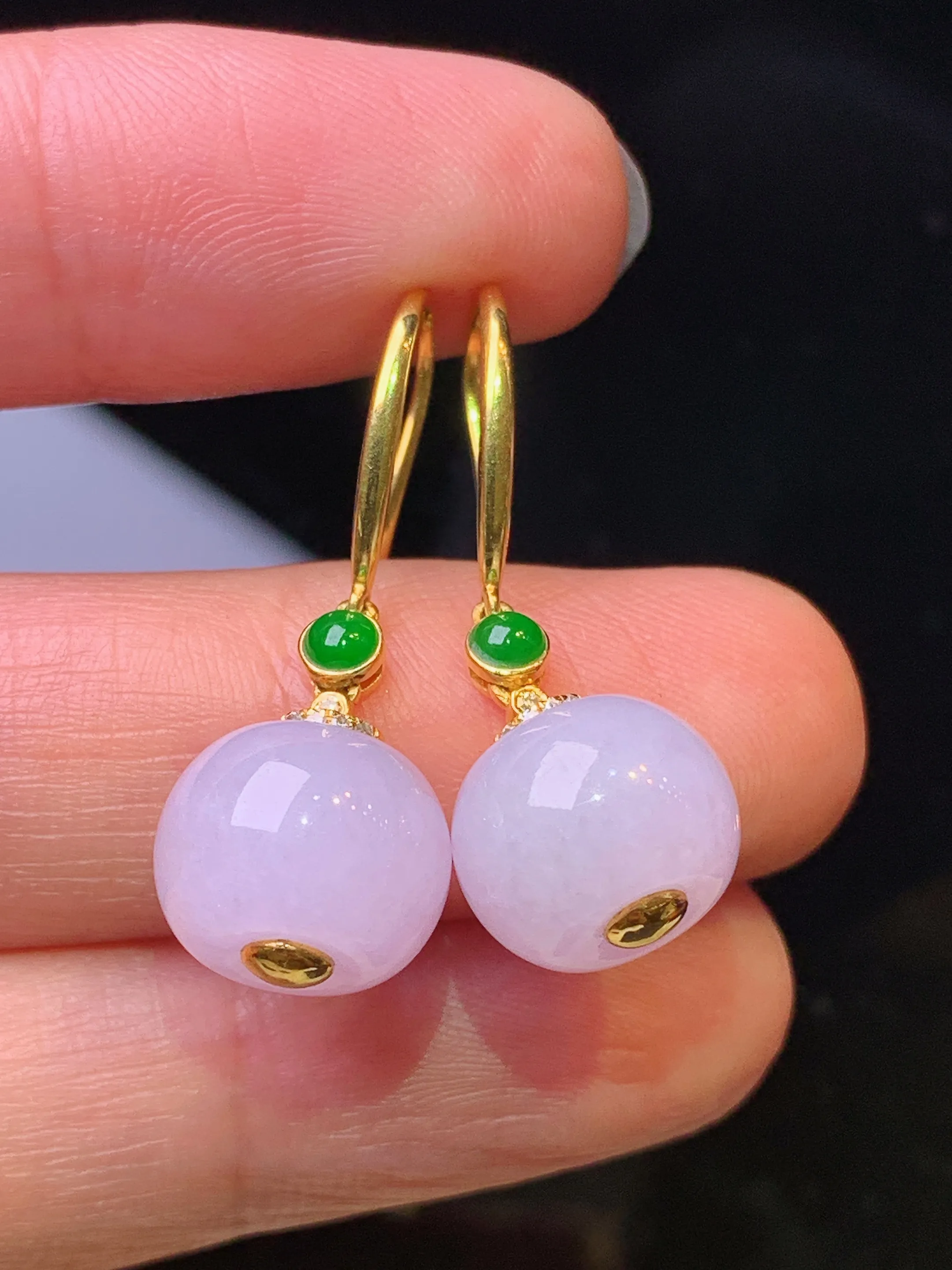 18k金钻镶嵌紫罗兰算盘珠耳坠 玉质细腻 色泽清新艳丽 整体尺寸29.8*10.8*8