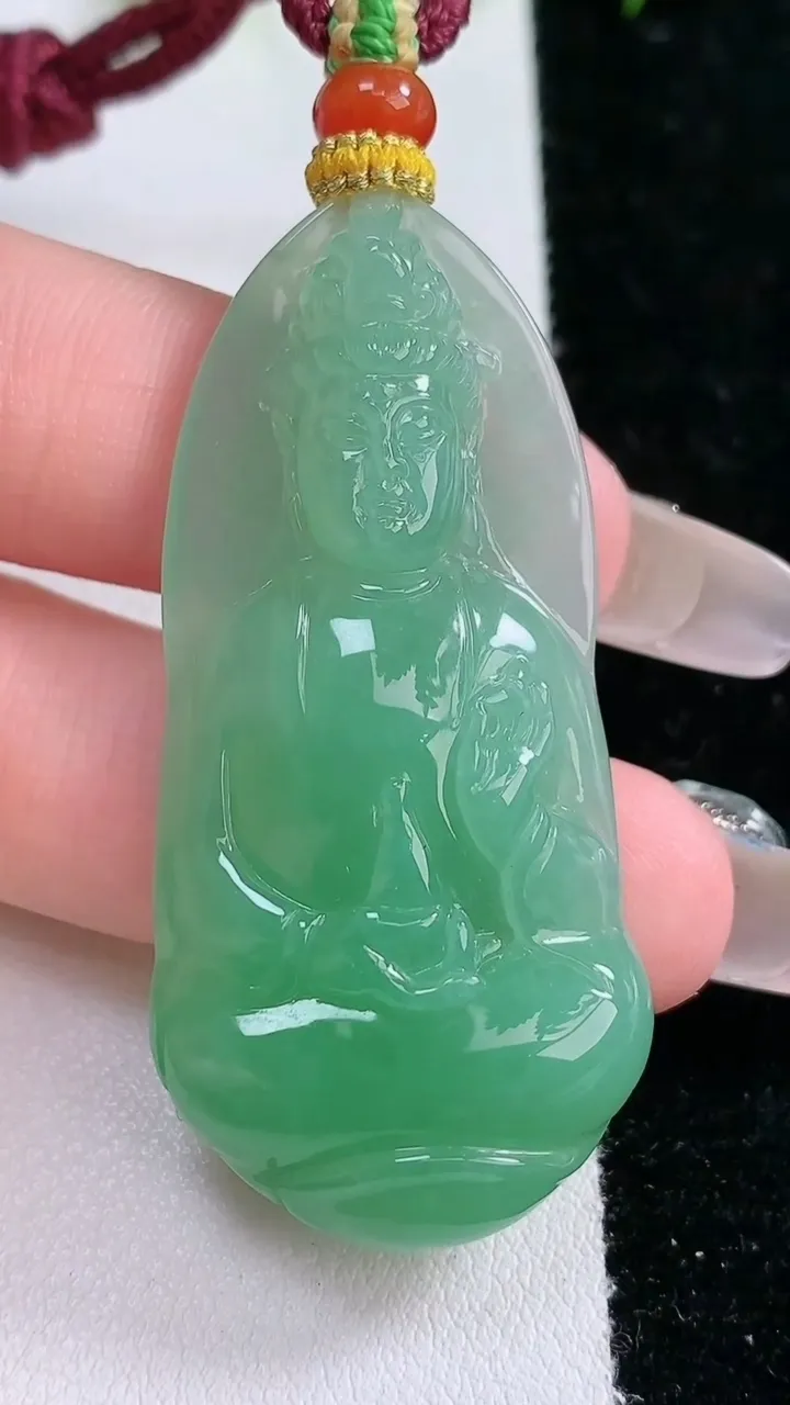 天然A货翡翠观音菩萨吊坠，尺寸48.6-23.8-7.3，重量:18.76g
2月1日