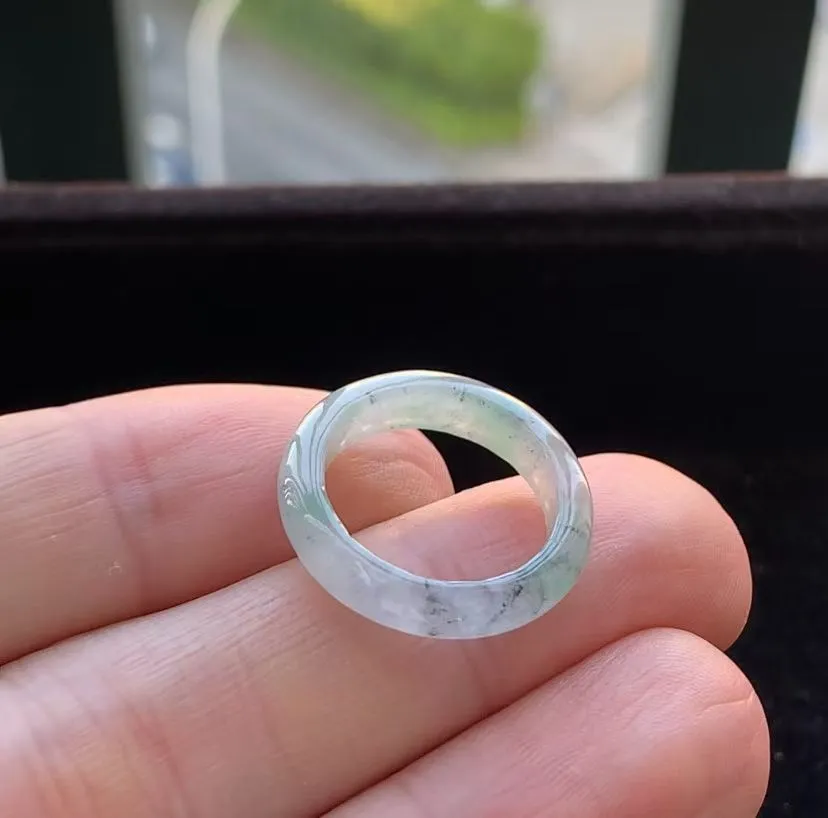 A货天然翡翠冰糯种绿乌鸡戒指10-11号重量2.00
2月1日