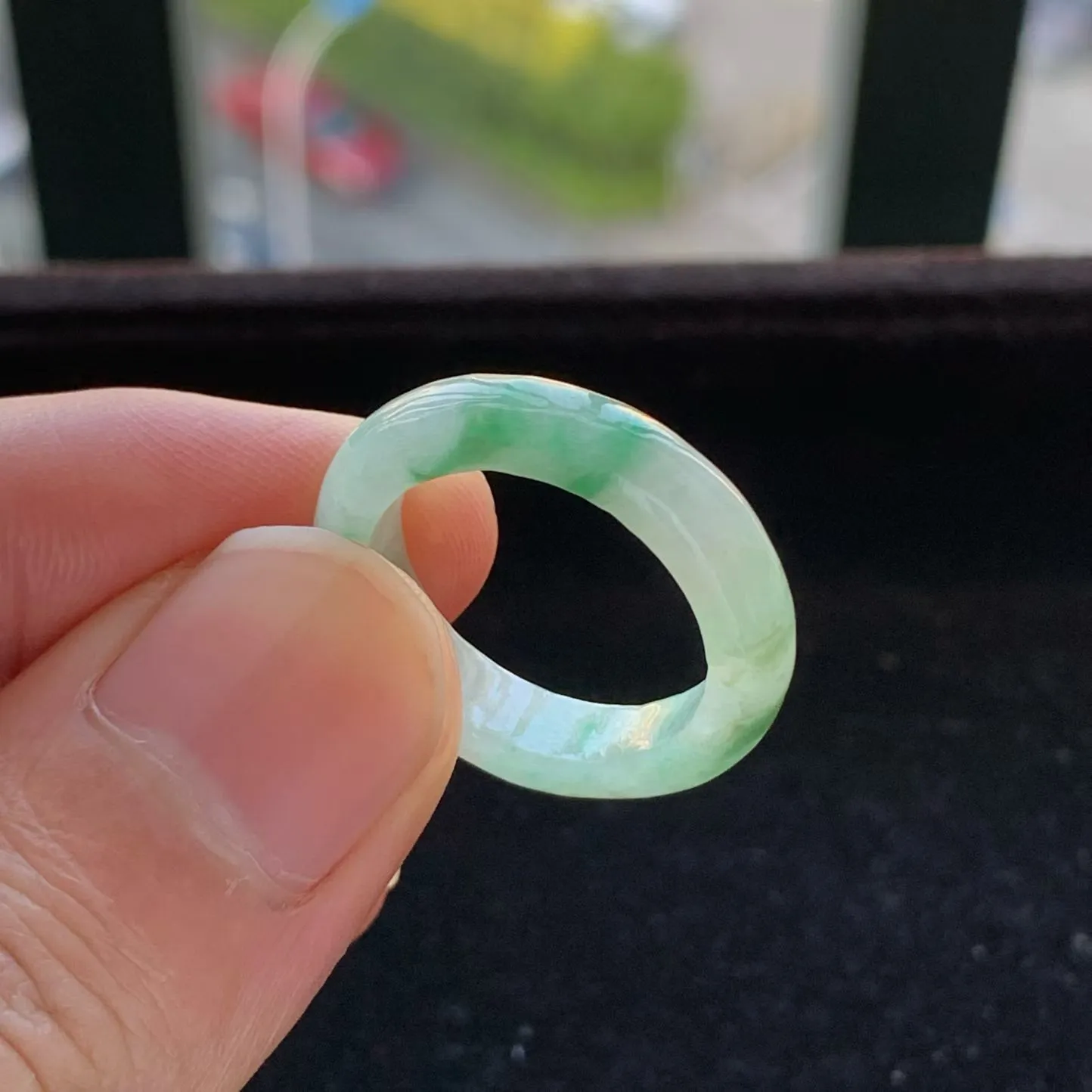 A货天然翡翠冰糯种飘绿戒指17号重量3.62
2月1日