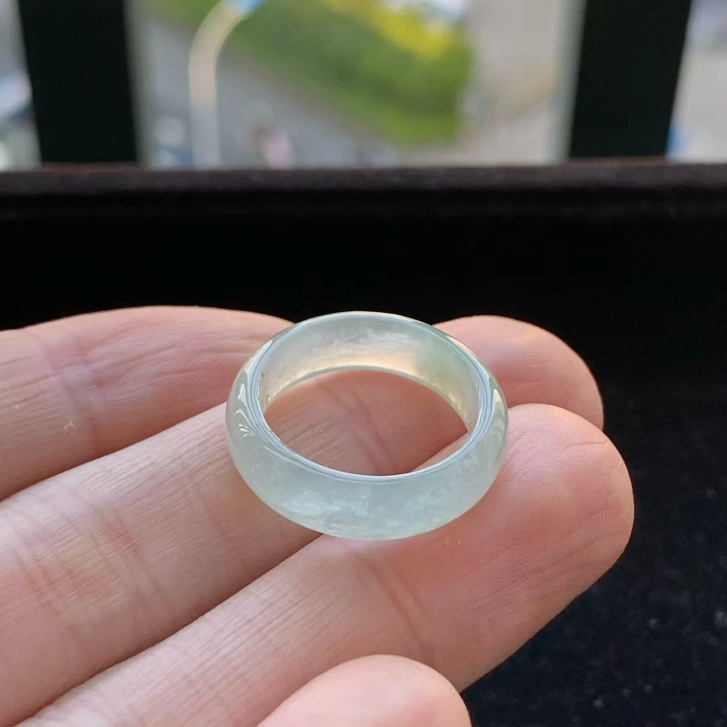 A货天然翡翠冰糯种冰绿戒指14号内径17重量2.82
2月1日