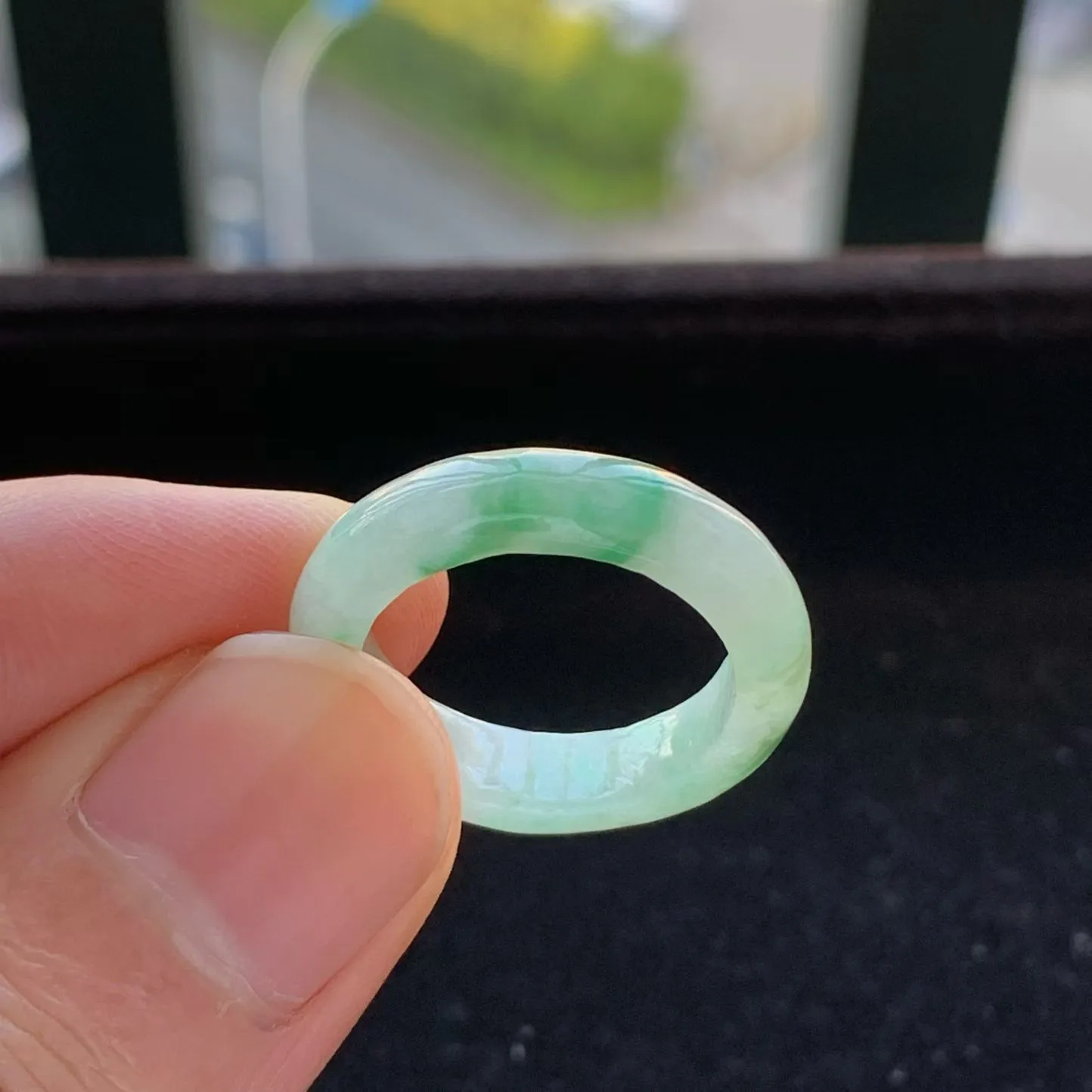 A货天然翡翠冰糯种飘绿戒指17号重量3.62
2月1日