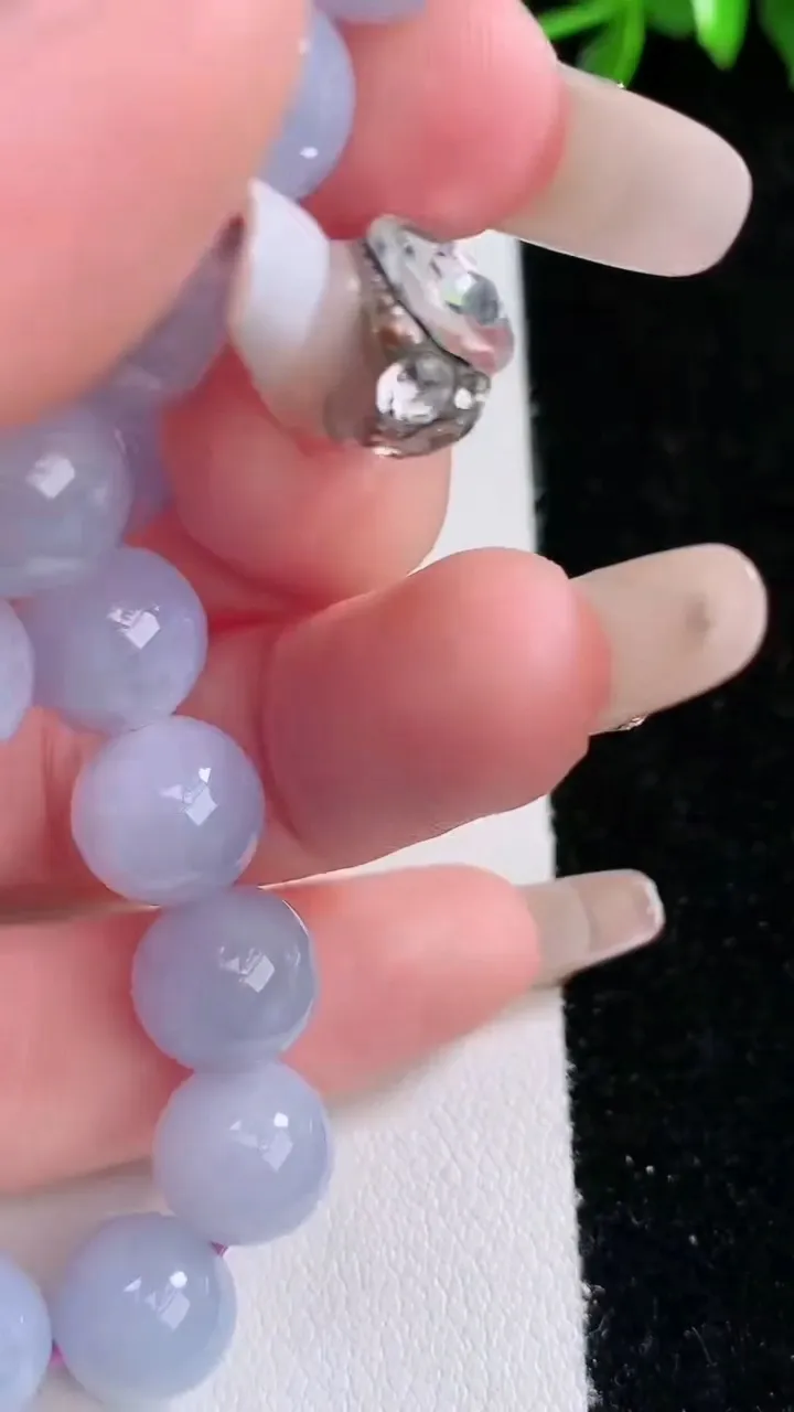 天然A货翡翠紫罗兰圆珠手串，尺寸9.6-19颗，重量:32.36g2月1日
工厂直销收藏佳品,种好水足，色泽均匀，有种有色，上手高大气！