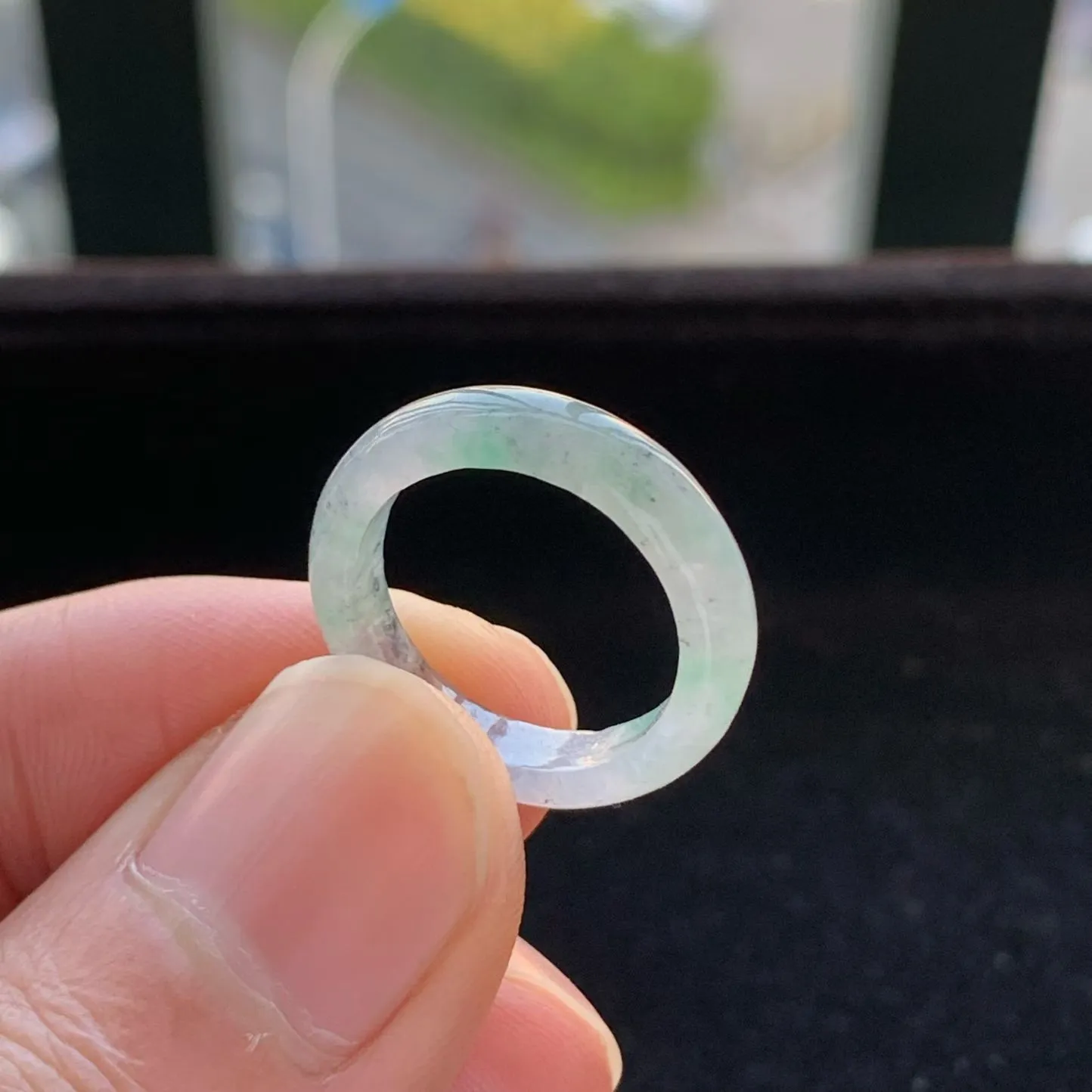 A货天然翡翠冰糯种绿乌鸡戒指10-11号重量2.00
2月1日