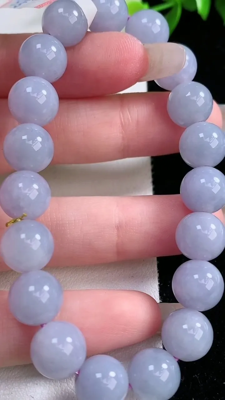 天然A货翡翠紫罗兰圆珠手串，尺寸9.6-19颗，重量:32.36g2月1日
工厂直销收藏佳品,种好水足，色泽均匀，有种有色，上手高大气！