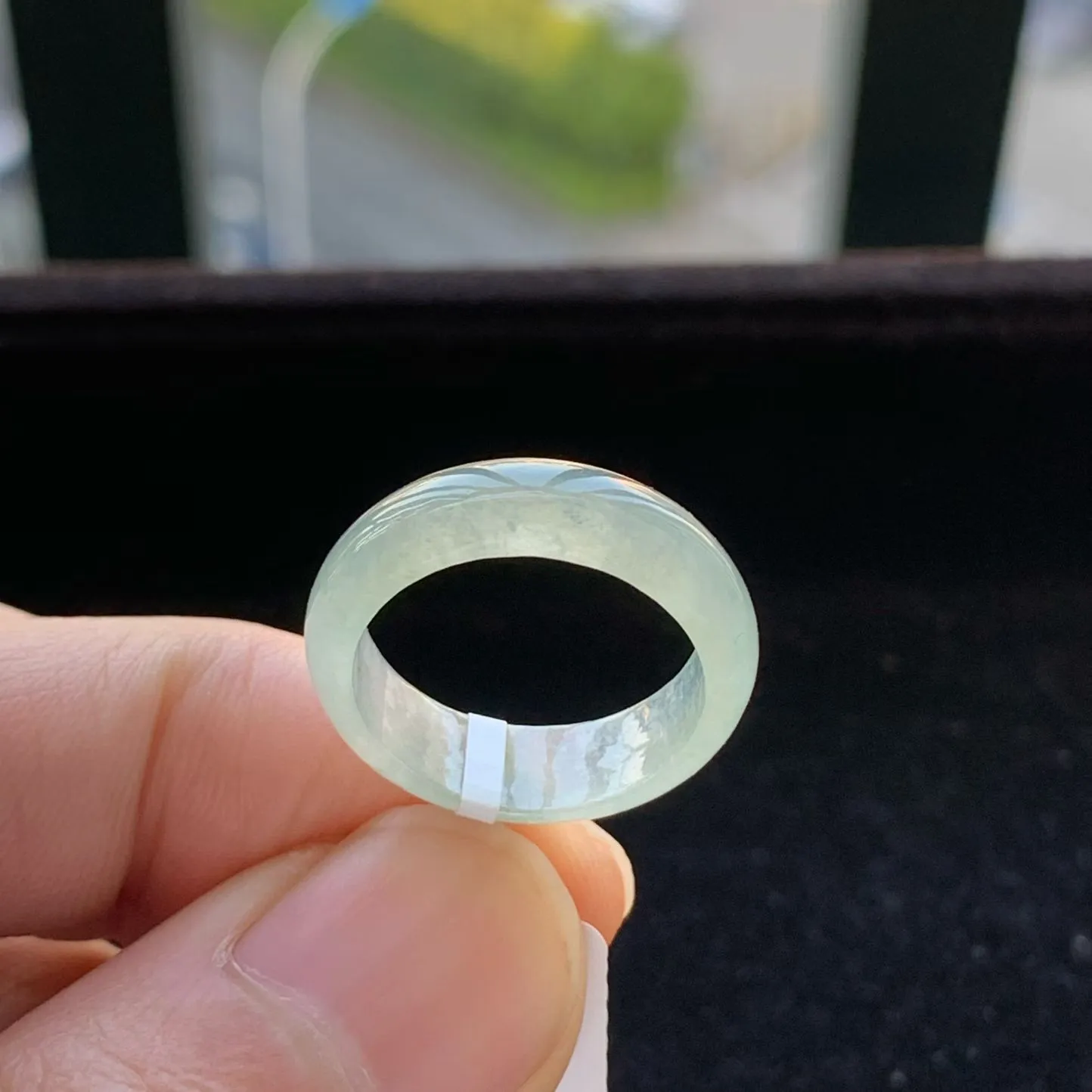 A货天然翡翠冰糯种底色戒指14号重量2.64
2月1日