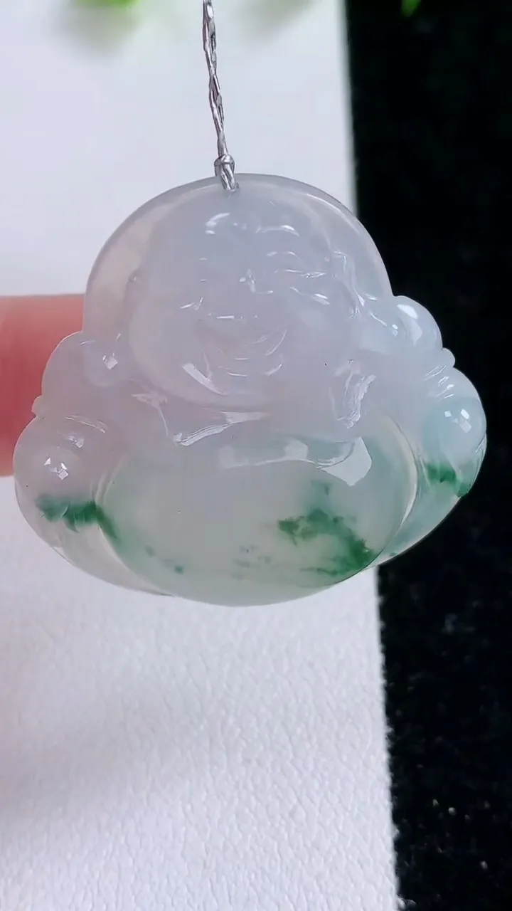 天然A货翡翠种飘花佛公吊坠，尺寸31-33-6.3，重量:10.28g
2月1日