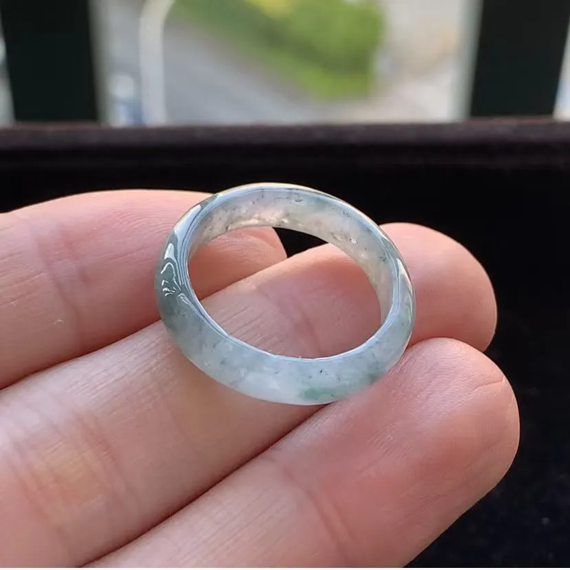 A货天然翡翠冰糯种绿乌鸡戒指20号重量2.68
2月1日