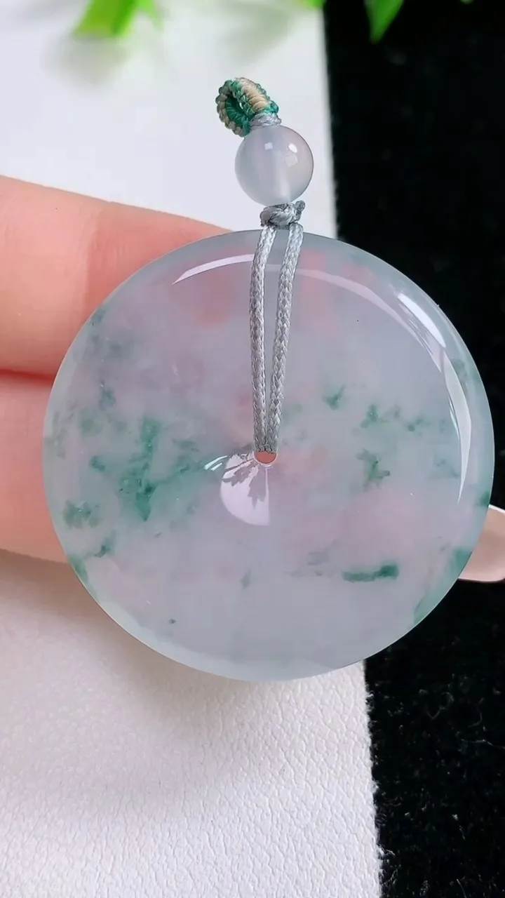 天然A货翡翠冰种飘花平安扣吊坠，尺寸35.7-5，重量:15.17g
2月1日