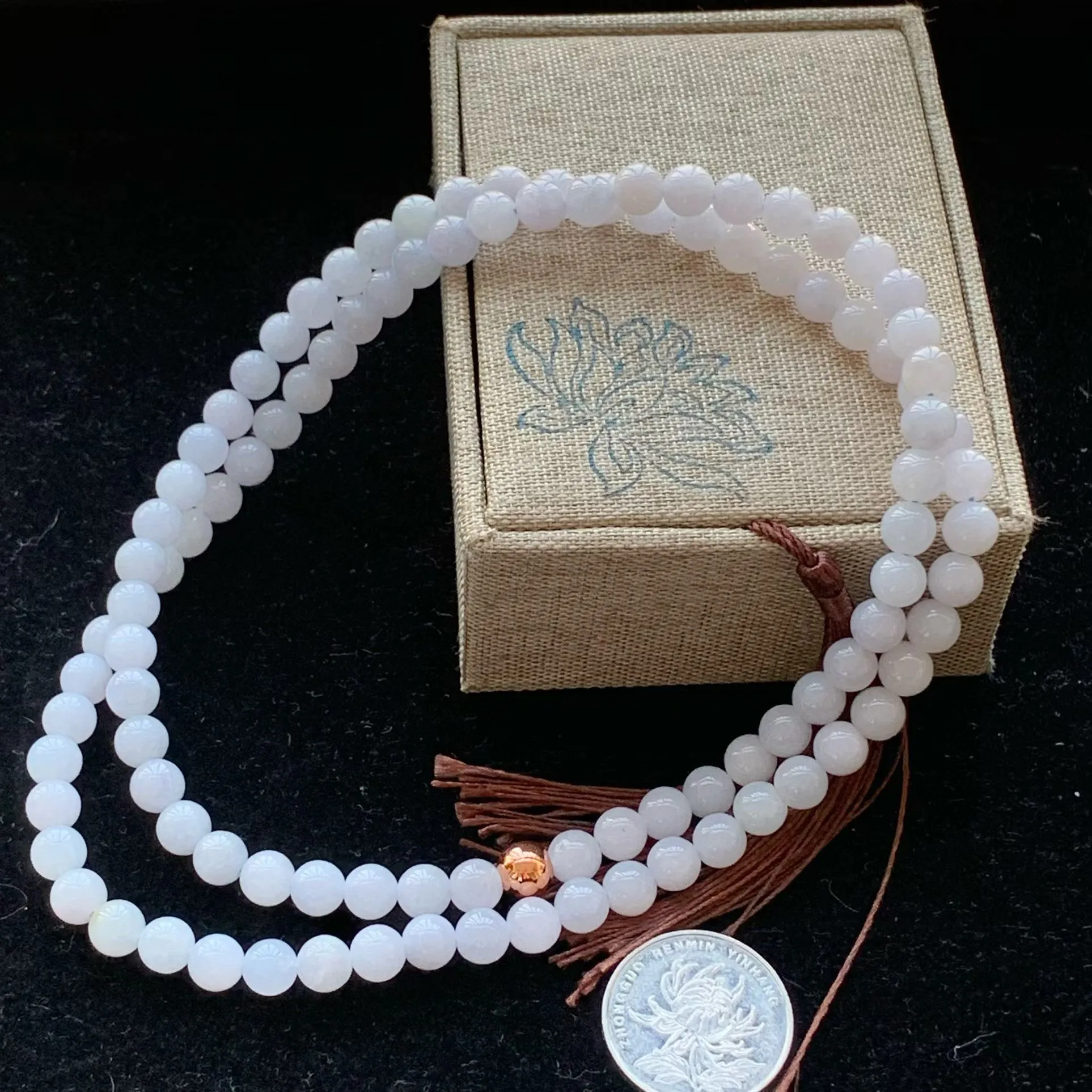 A货天然翡翠冰糯种紫罗兰项链108颗重量67.06
2月1日