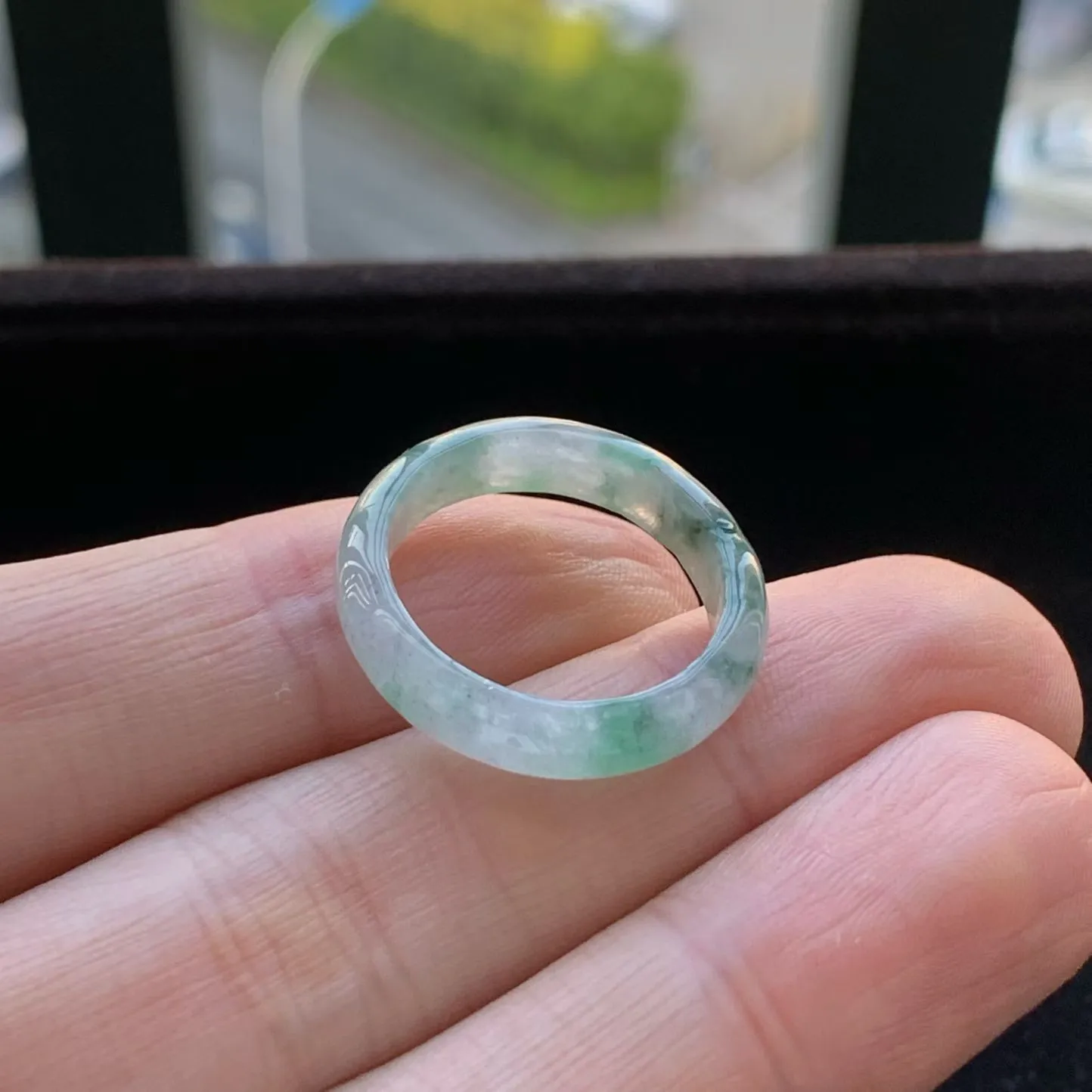 A货天然翡翠冰糯种绿乌鸡戒指18号重量2.47
2月1日