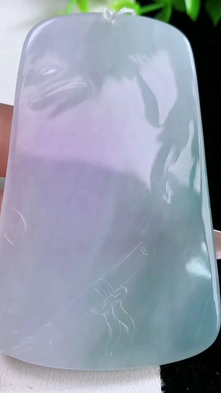 天然A货翡翠冰种紫罗兰虚空藏菩萨吊坠，尺寸74.3-46.2-5，重量:44.05g
2月1日