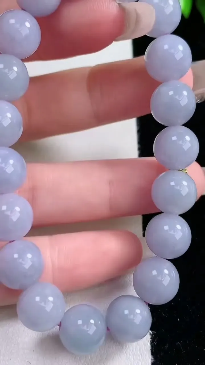 天然A货翡翠紫罗兰圆珠手串，尺寸9.6-19颗，重量:32.36g2月1日
工厂直销收藏佳品,种好水足，色泽均匀，有种有色，上手高大气！