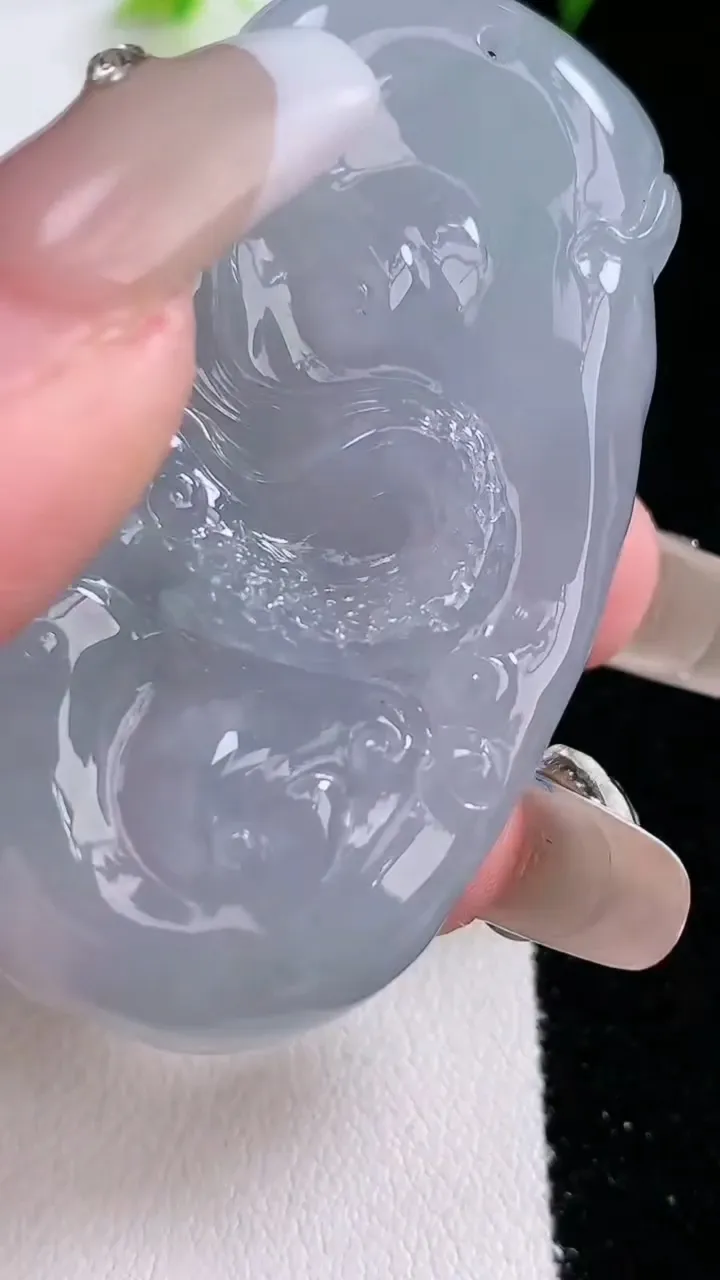 天然A货翡翠龙牌吊坠，尺寸51.5-29.7-12.4，重量:35.71g
2月1日