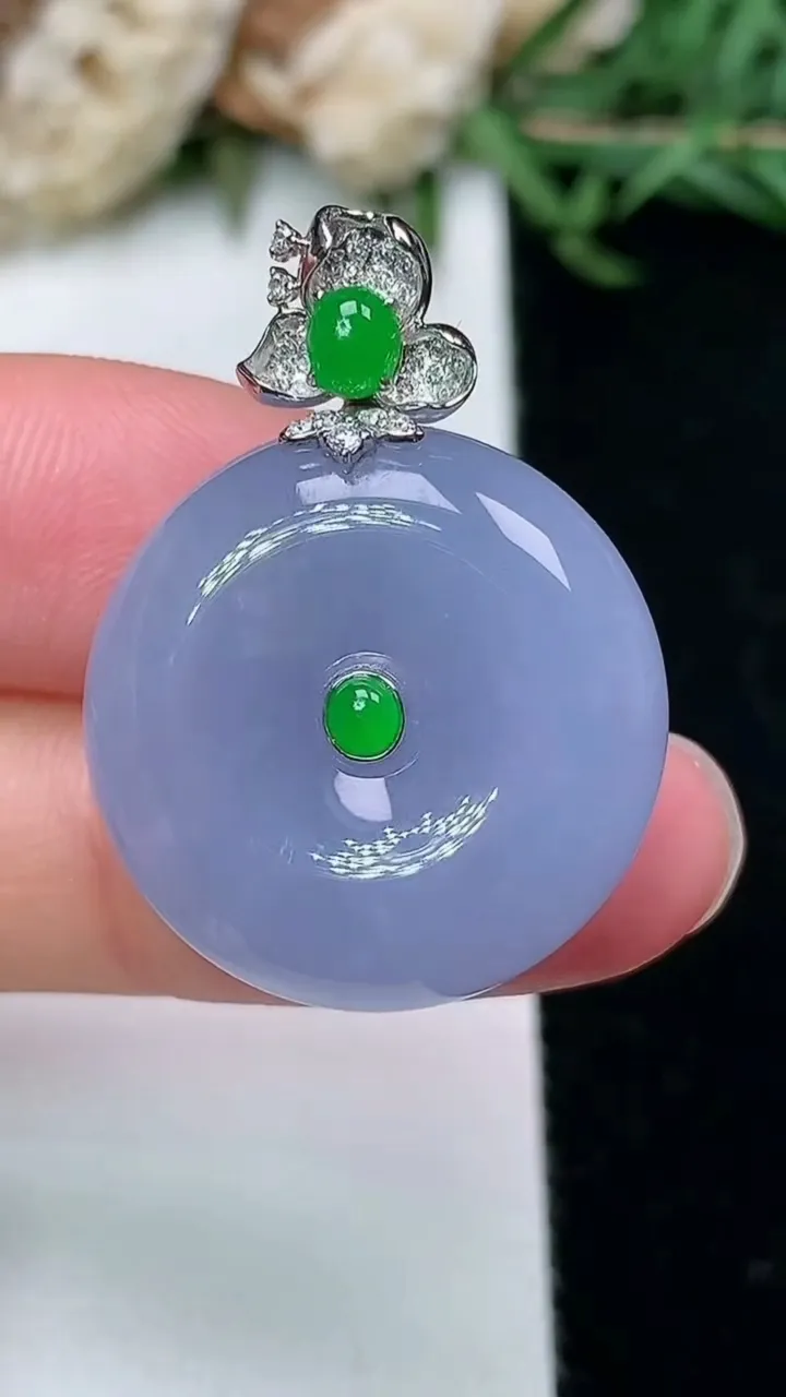 天然A货翡翠紫罗兰平安扣吊坠，尺寸22.2-8.7，重量:10.22g
2月2日