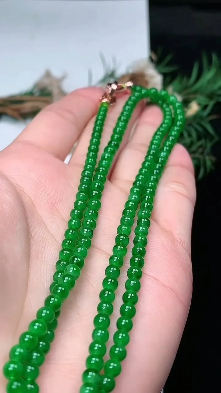 天然A货翡翠圆珠项链，尺寸4.3-153颗，重量:17.64g
2月2日