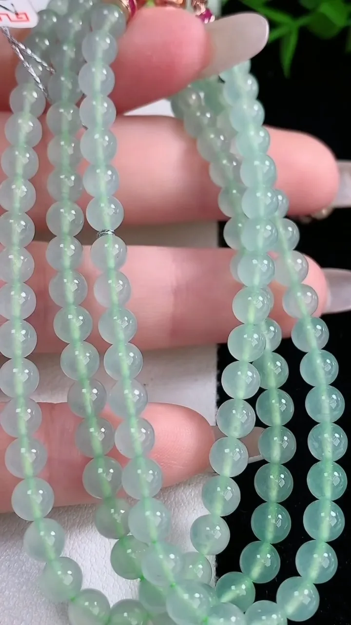 天然A货翡翠圆珠项链，尺寸4.8-118颗，重量:26.84g2月2日
工厂直销收藏佳品,种好水足，色泽均匀，有种有色，上手高大气！