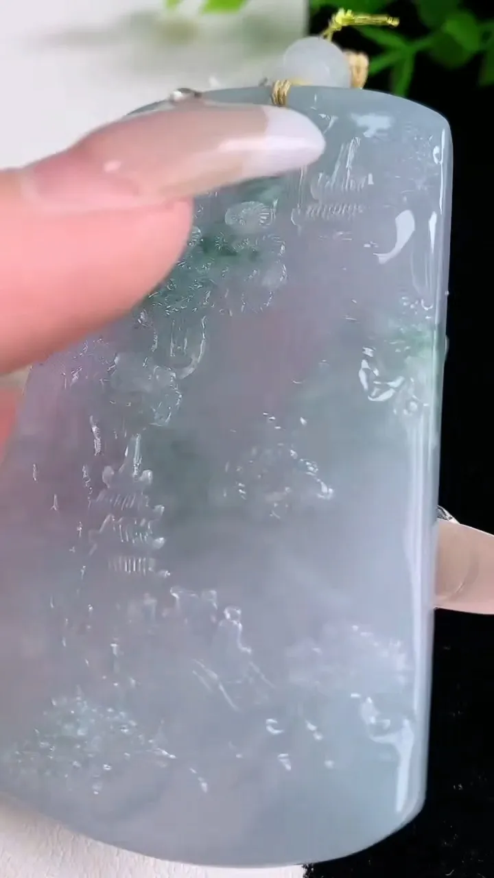 天然A货翡翠紫罗兰飘花山水牌吊坠，尺寸67.7-43.2-5.2，重量:44.67g
2月2日