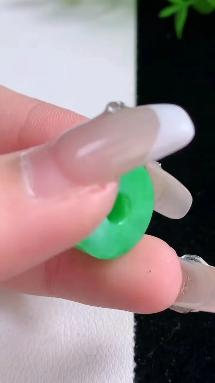 天然A货翡翠路路通吊坠，尺寸16.3-11，重量:7.91g
2月2日