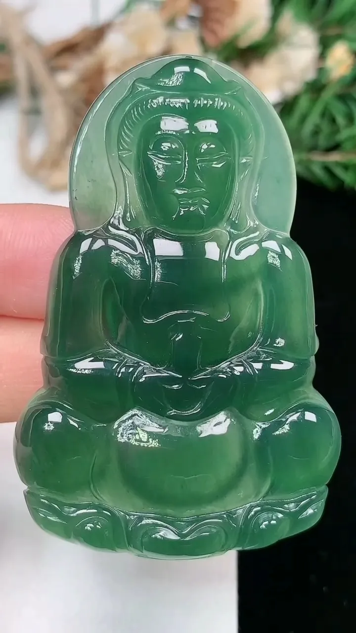 天然A货翡翠蓝水观音菩萨吊坠，尺寸58.5-38.3-5.8，重量:21.77g
2月2日