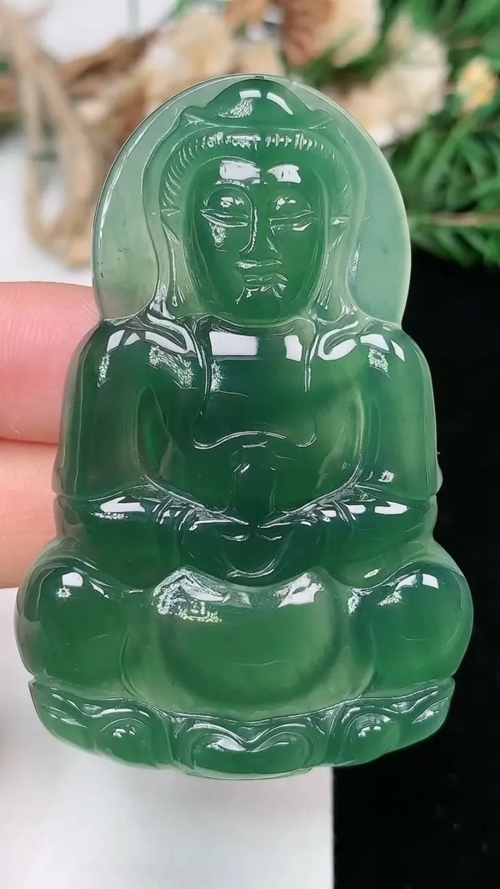 天然A货翡翠蓝水观音菩萨吊坠，尺寸58.5-38.3-5.8，重量:21.77g
2月2日