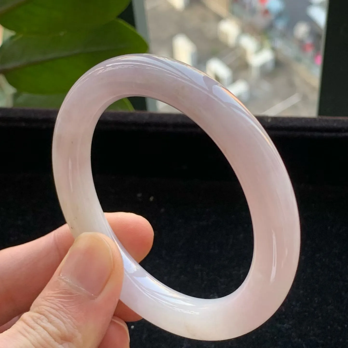 A货天然翡翠冰糯种紫罗兰手镯56-57圈重量61.38
2月2日