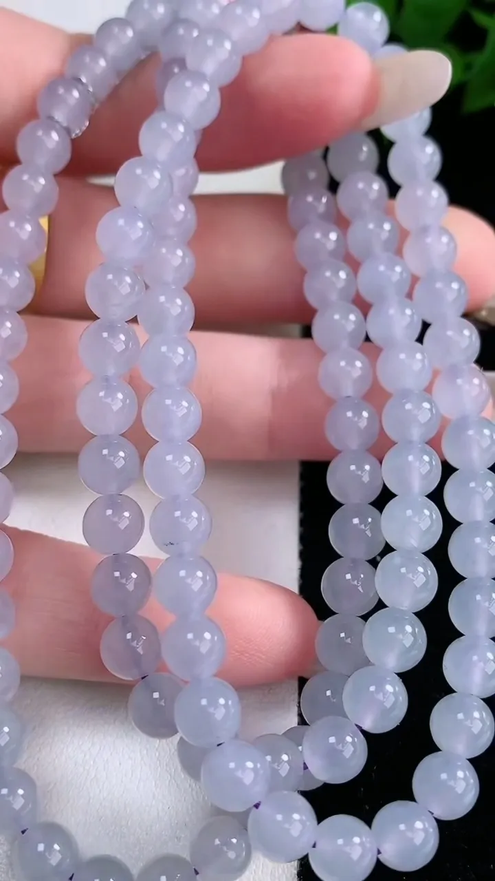 天然A货翡翠紫罗兰圆珠项链，尺寸5.8-108颗，重量:40.95g
2月2日