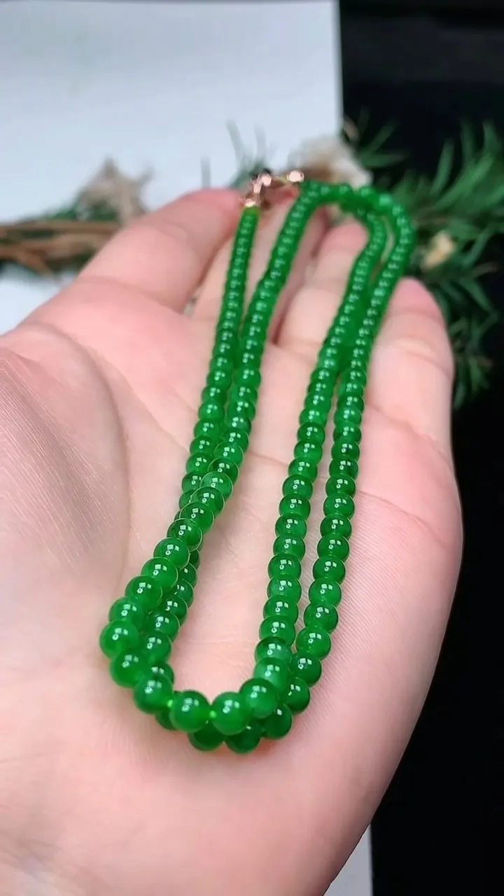 天然A货翡翠圆珠项链，尺寸4.3-153颗，重量:17.64g
2月2日
