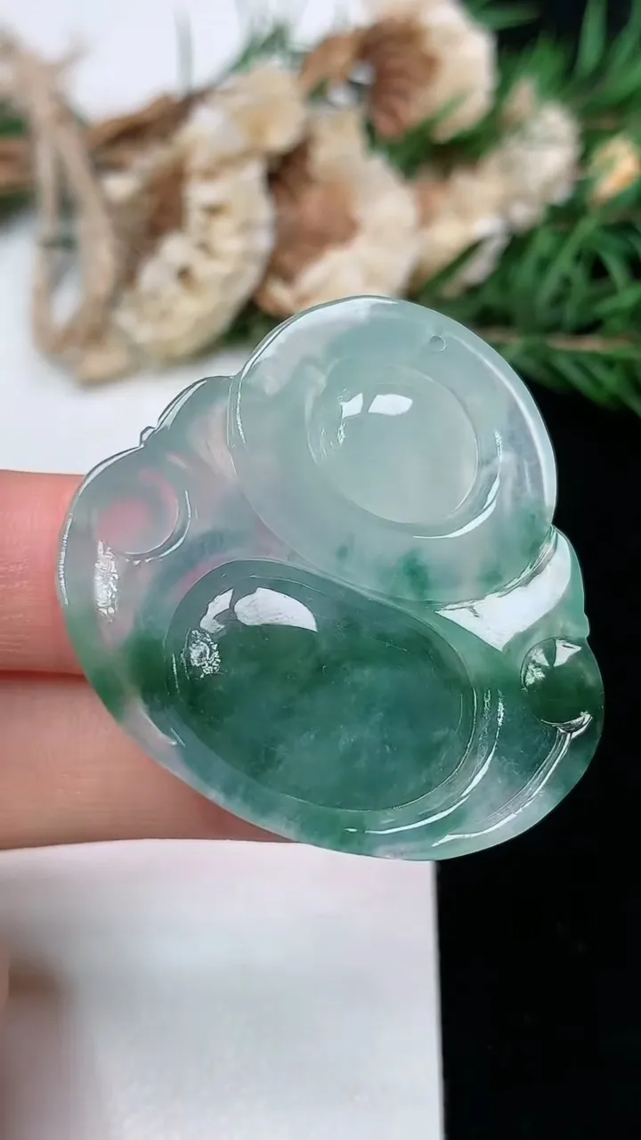 天然A货翡翠飘花佛公吊坠，尺寸36.7-38.4-9，重量:17.69g
2月2日