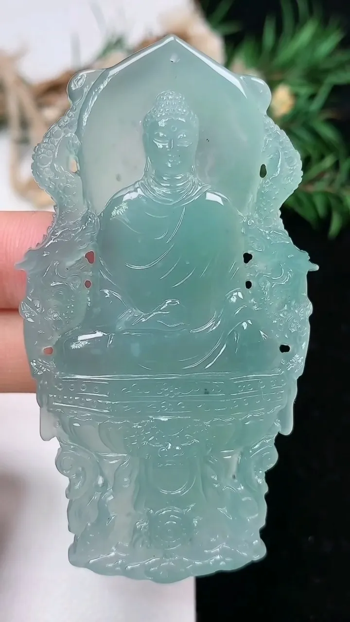 天然A货翡翠蓝水御龙阿弥陀佛吊坠，尺寸70.5-38.2-5.2，重量:27.00g
2月2日