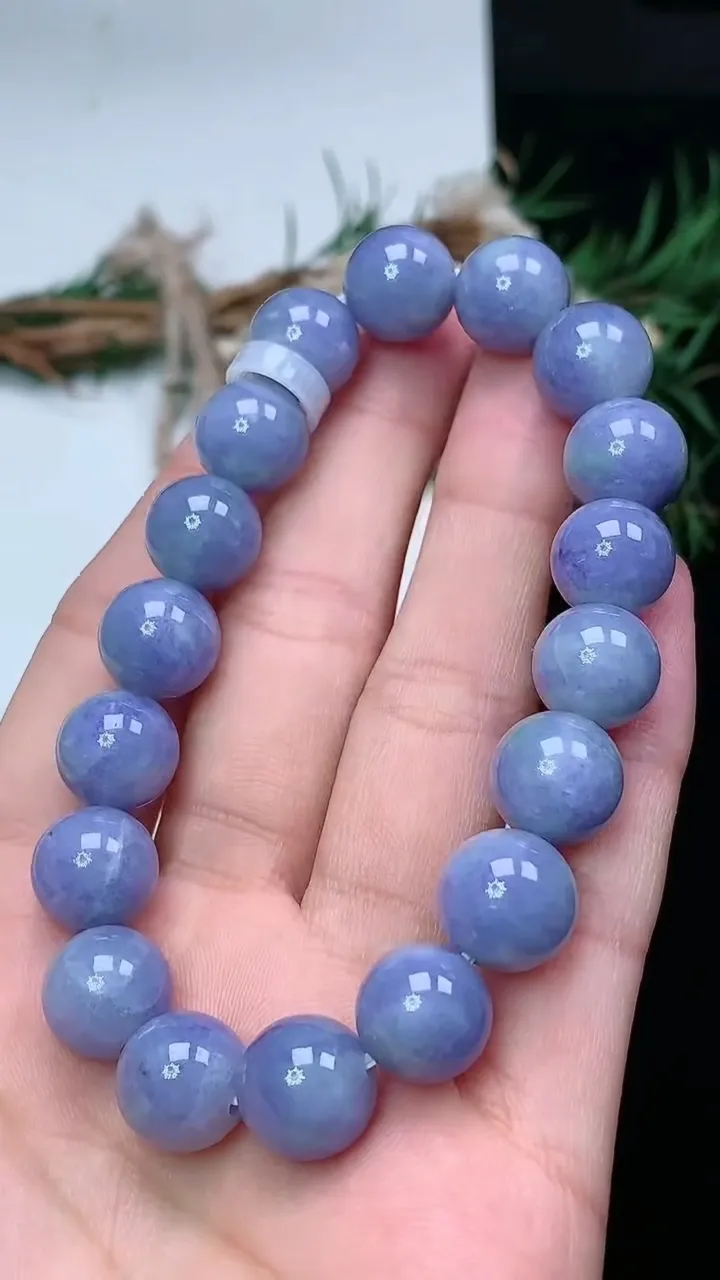 天然A货翡翠货紫罗兰圆珠手串，尺寸10.7-18颗，重量:39.15g2月2日
工厂直销收藏佳品,种好水足，色泽均匀，有种有色，上手高大气！