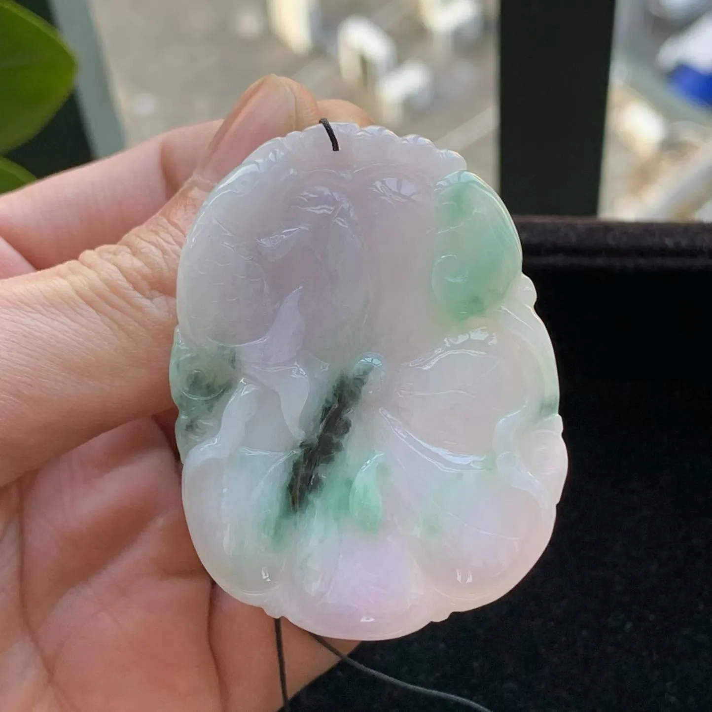 A货天然翡翠冰糯种春彩荷花鱼吊坠重量21.22
2月2日