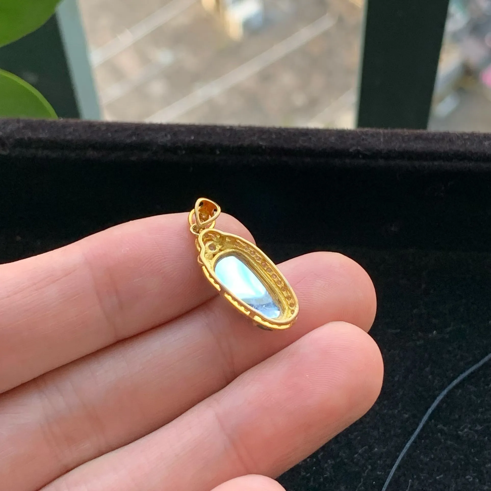 A货天然翡翠冰糯种925银满绿叶子吊坠重量1.50
2月2日