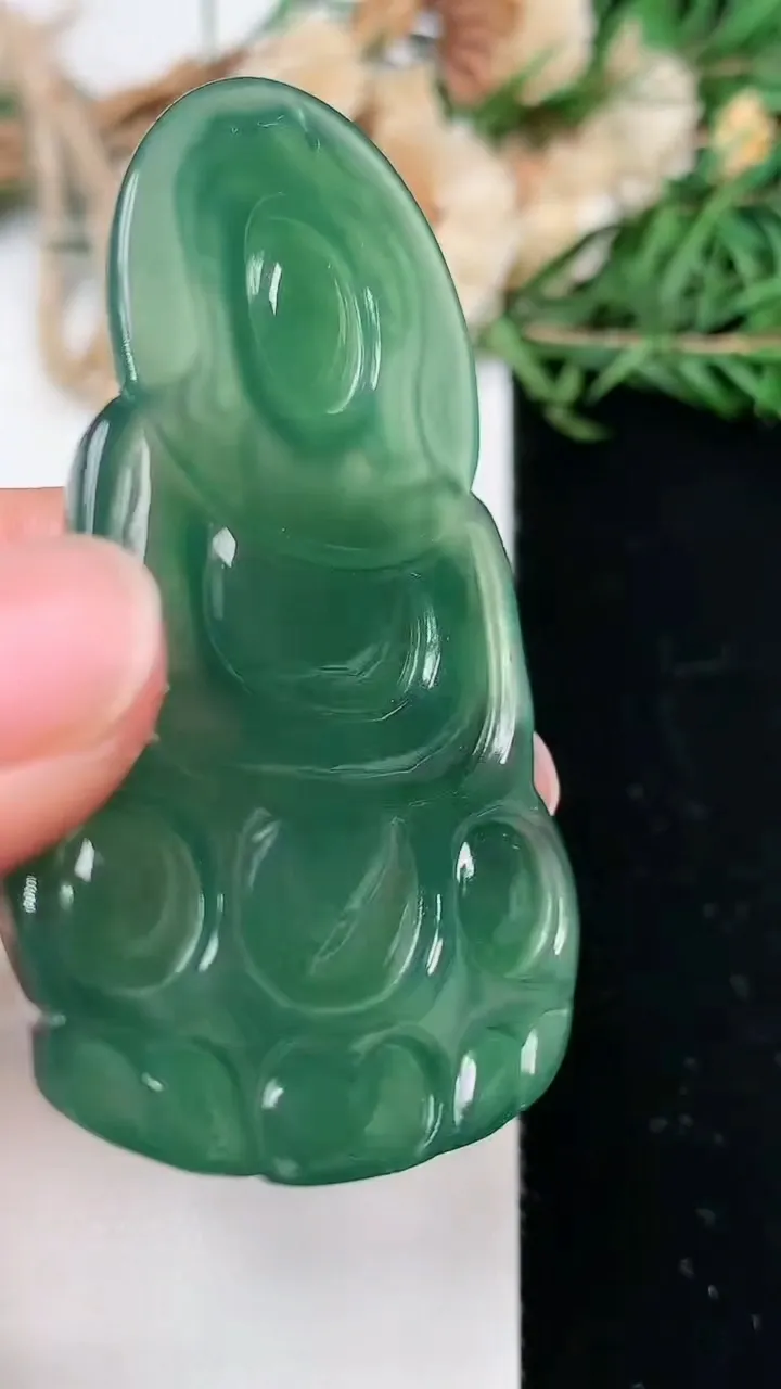 天然A货翡翠蓝水观音菩萨吊坠，尺寸58.5-38.3-5.8，重量:21.77g
2月2日