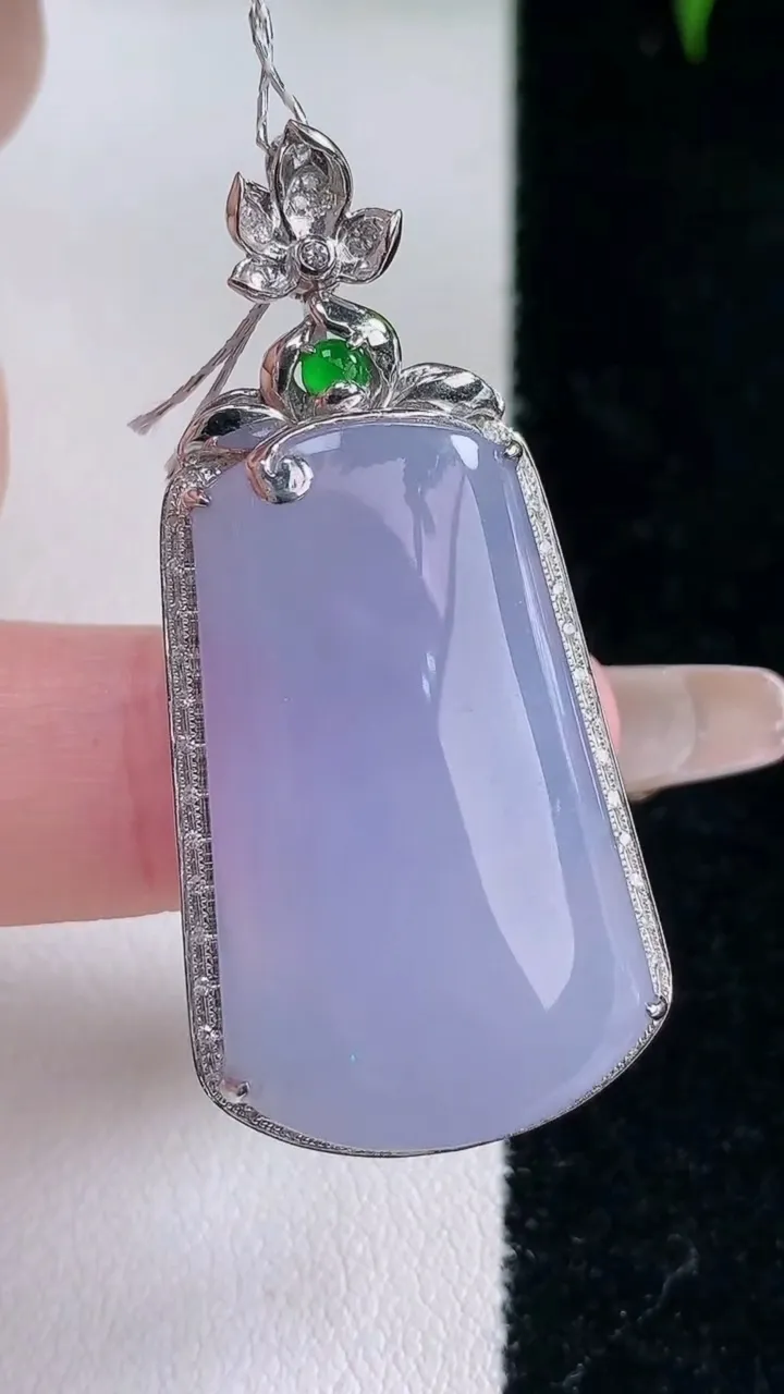 天然A货翡翠18K金紫罗兰无事牌吊坠，尺寸44-20.5-9.4，裸石29.7-19重量:8.95g