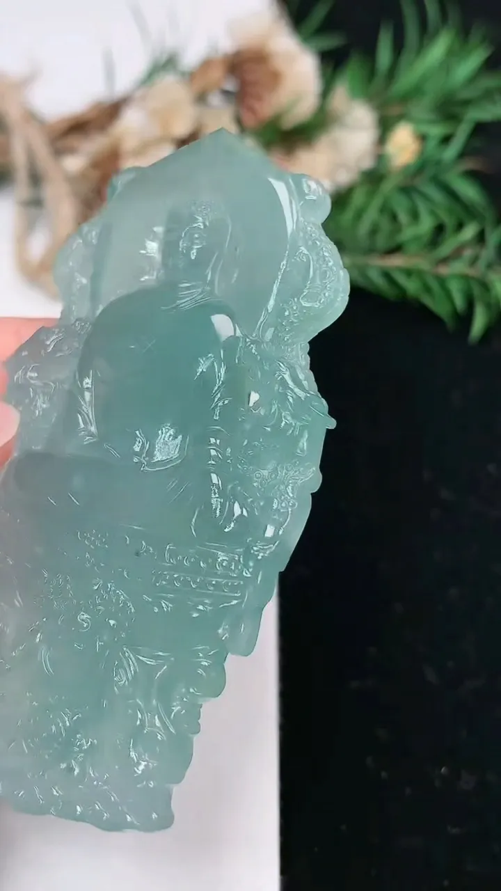 天然A货翡翠蓝水御龙阿弥陀佛吊坠，尺寸70.5-38.2-5.2，重量:27.00g
2月2日