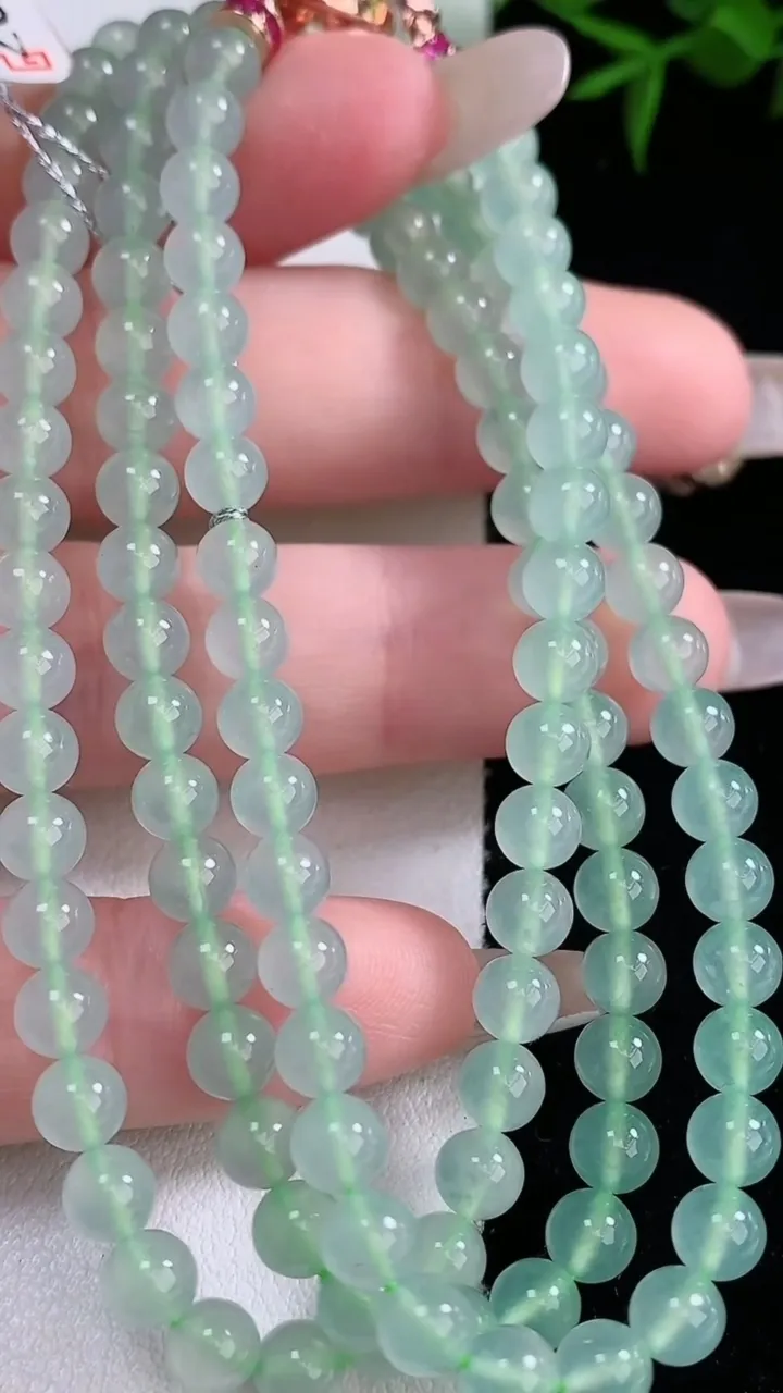 天然A货翡翠圆珠项链，尺寸4.8-118颗，重量:26.84g2月2日
工厂直销收藏佳品,种好水足，