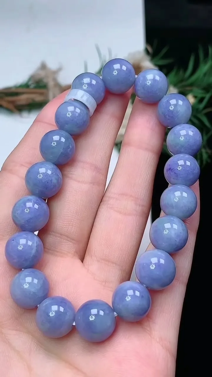 天然A货翡翠货紫罗兰圆珠手串，尺寸10.7-18颗，重量:39.15g2月2日
工厂直销收藏佳品,种好水足，色泽均匀，有种有色，上手高大气！