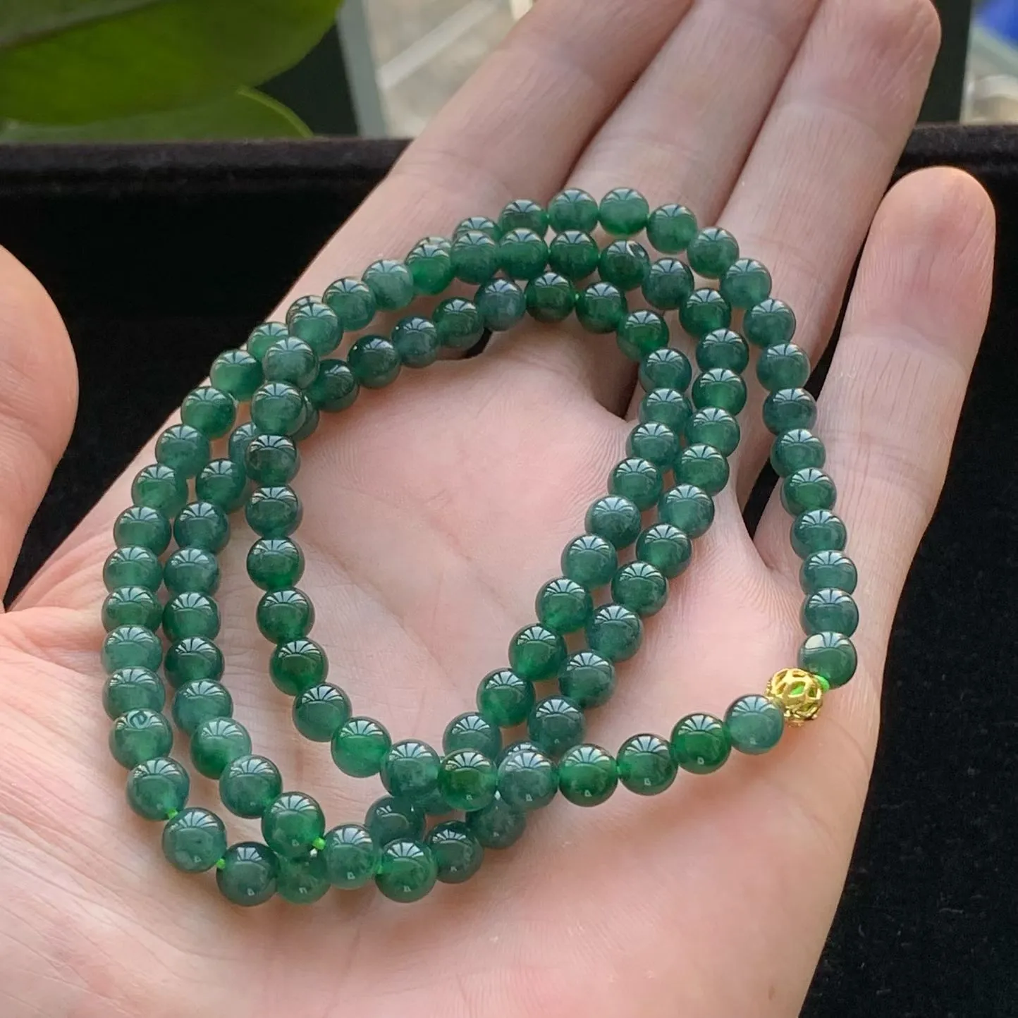 A货天然翡翠冰种蓝水项链108颗重量33.84
2月2日