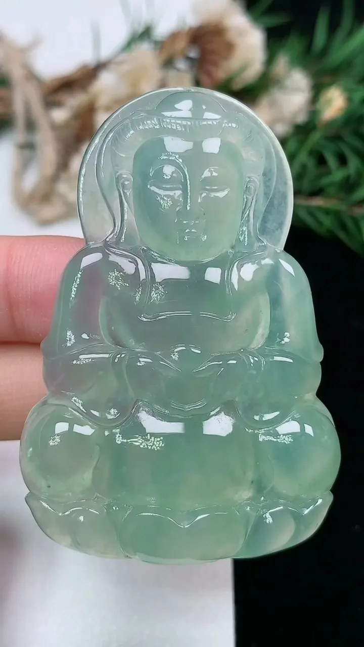 天然A货翡翠观音菩萨吊坠，尺寸57-38.2-7.5，重量:28.12g
2月2日