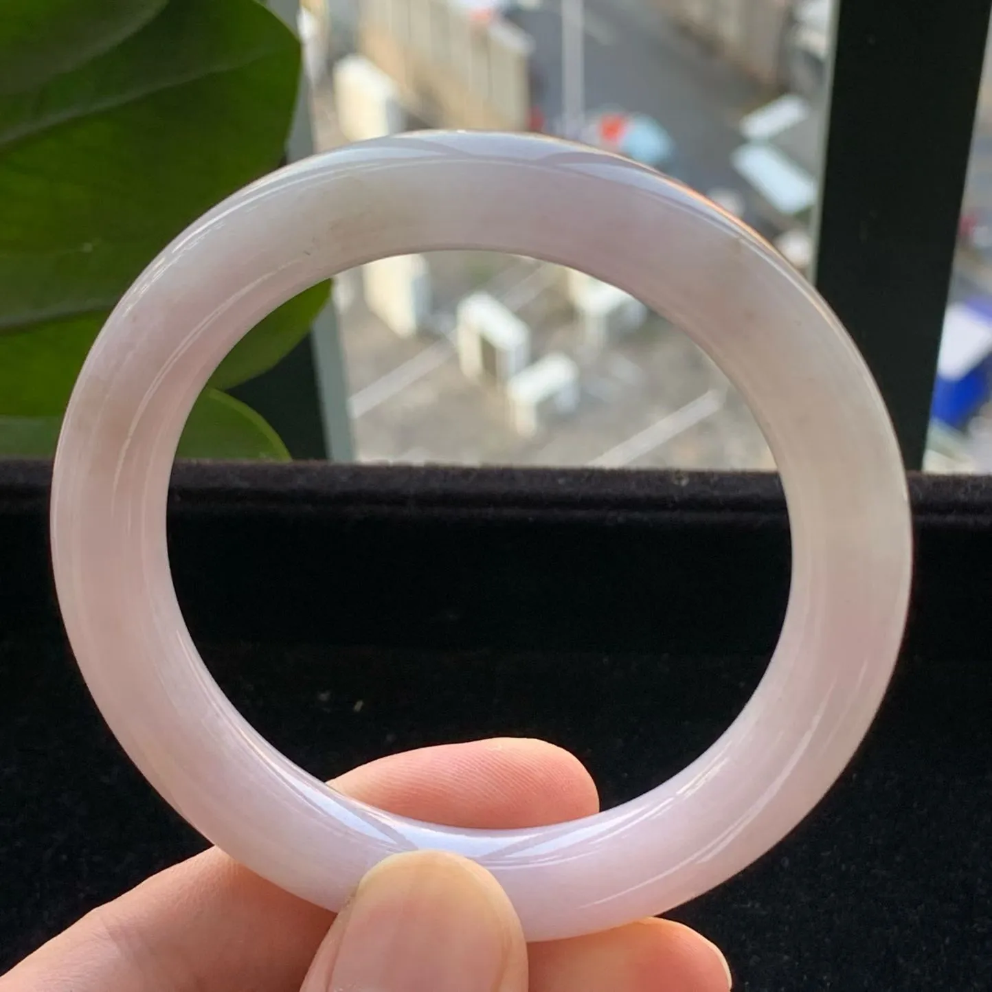 A货天然翡翠冰糯种紫罗兰手镯56-57圈重量61.38
2月2日