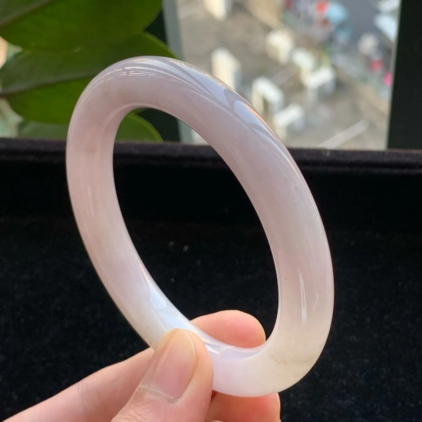 A货天然翡翠冰糯种紫罗兰手镯56-57圈重量61.38
2月2日