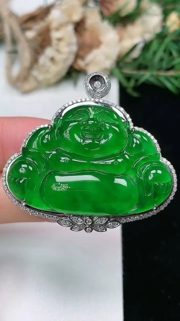 天然A货翡翠佛公吊坠，尺寸37.5-39.9-12.5，裸石24.7-36.3，重量:14.40g
