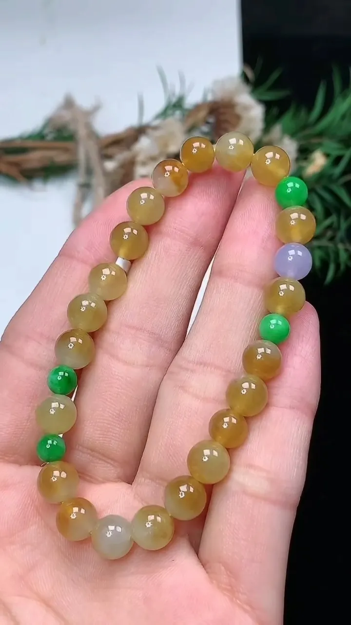 天然A货翡翠三彩圆珠手串，尺寸7.1-26颗，重量:14.05g2月2日
工厂直销收藏佳品,种好水足，色泽均匀，有种有色，上手高大气！
