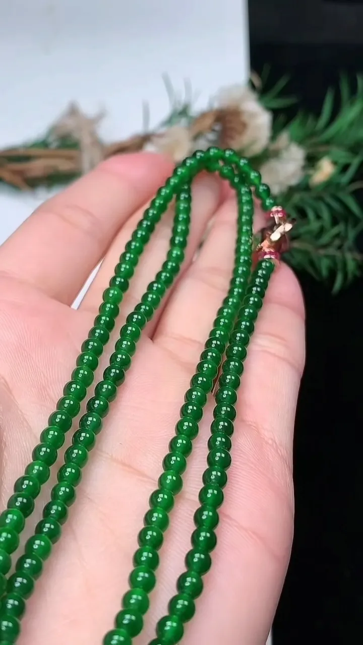 天然A货翡翠小米珠项链，尺寸3.8-148颗，重量:15.17g
2月2日
